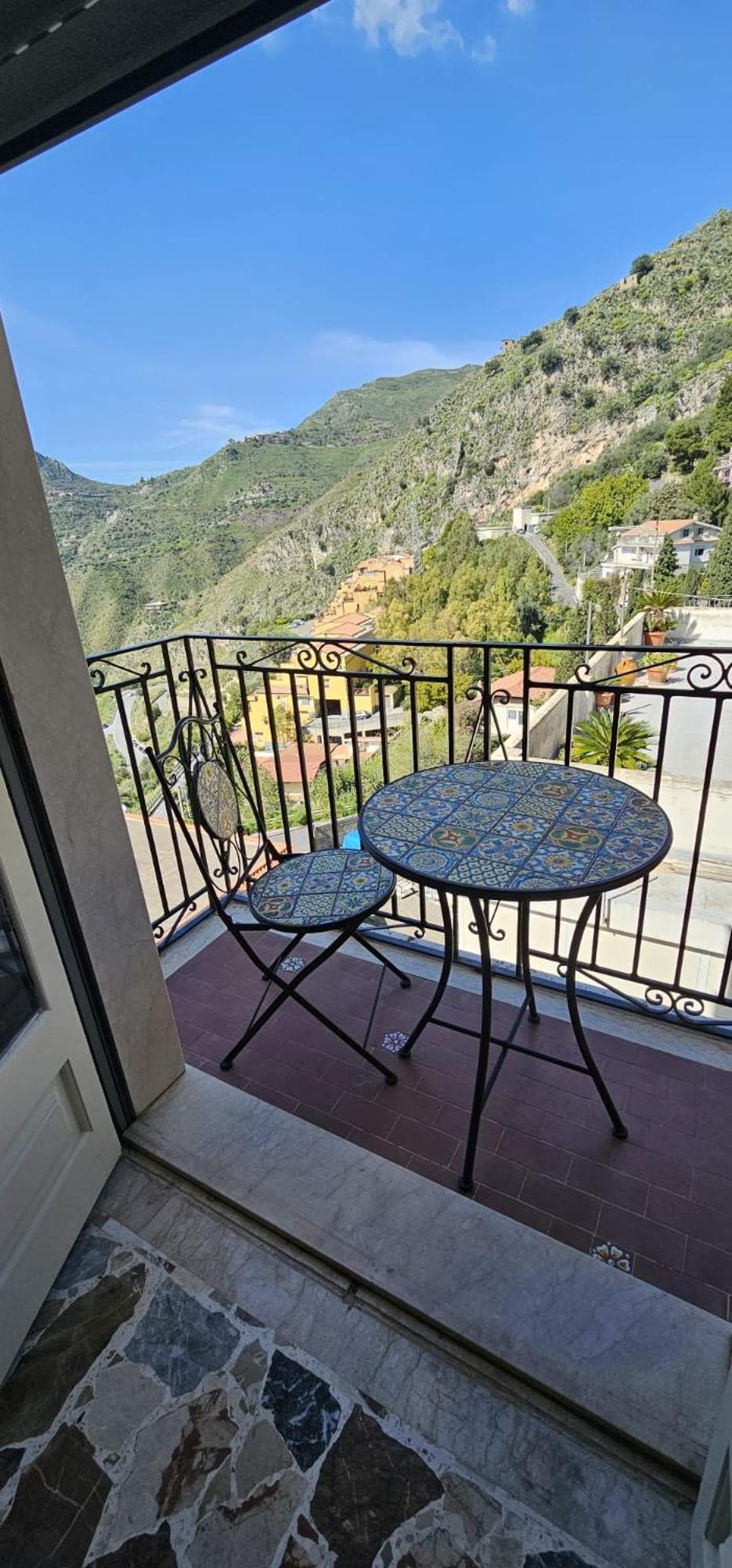 La Casa Di Gio Bed & Breakfast ตาออร์มินา ภายนอก รูปภาพ